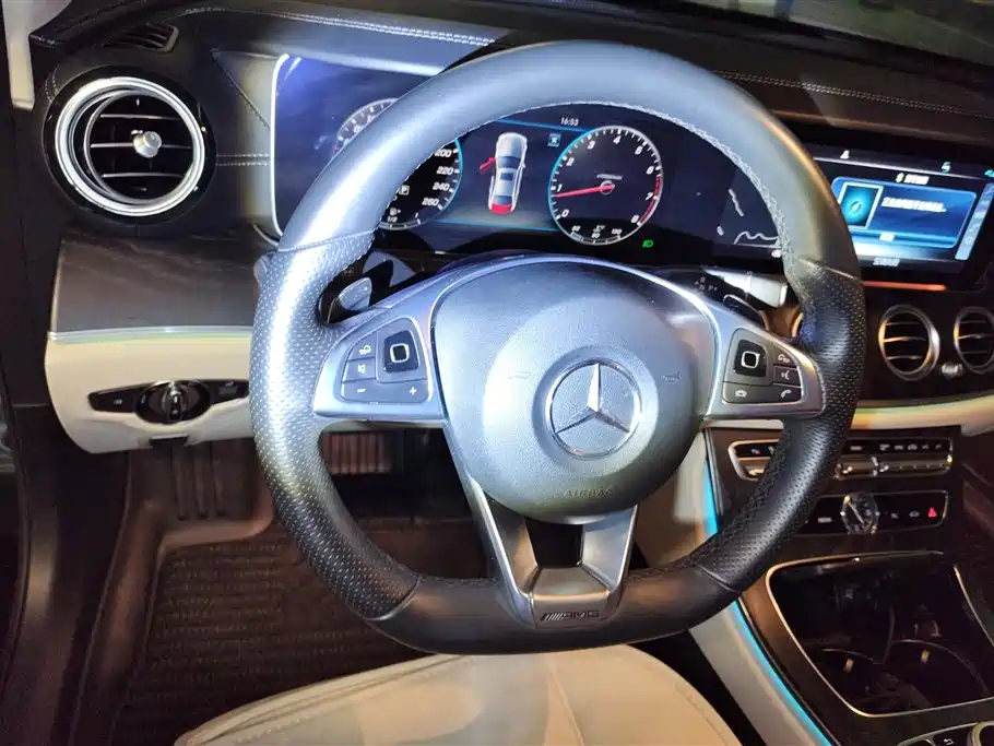 Mercedes-Benz E-Class 2018 — фото 15