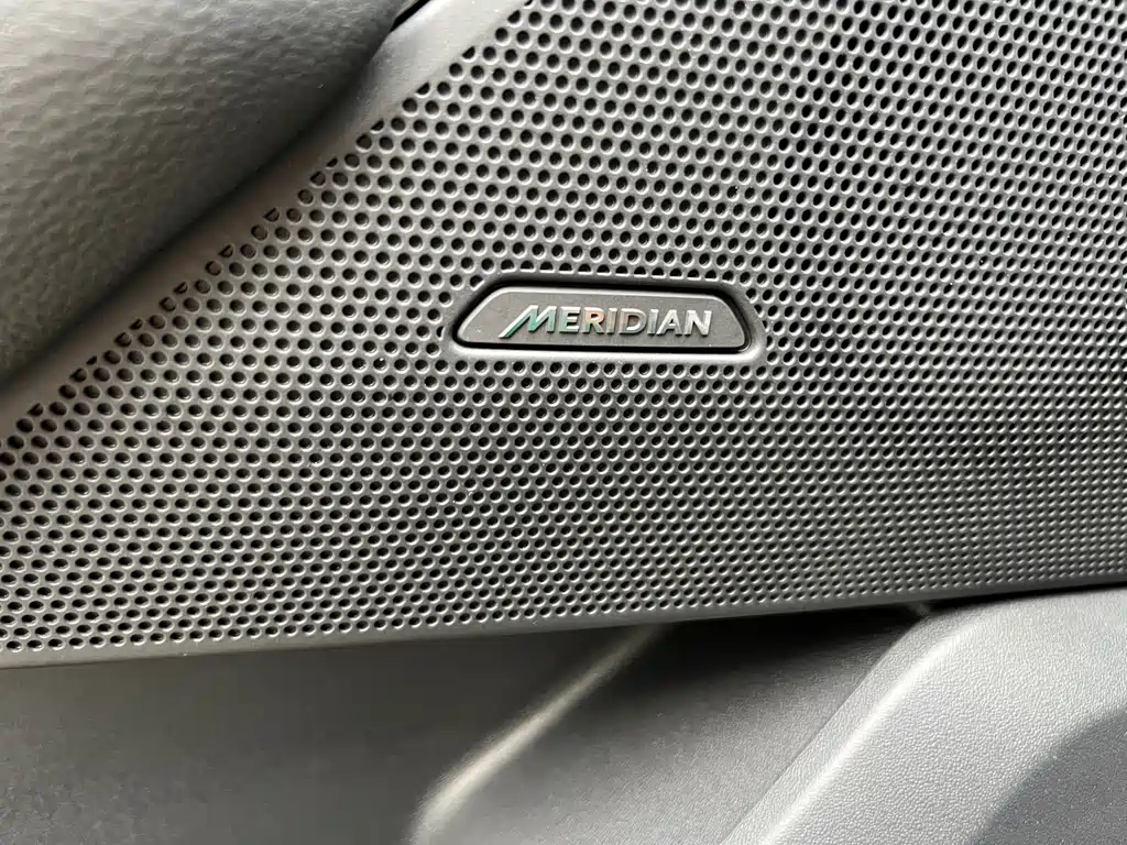 Land Rover Velar 2022 — фото 9