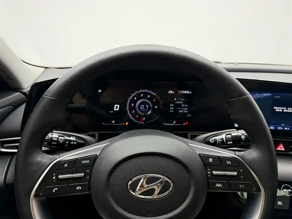 Hyundai Elantra 2021 — фото 11