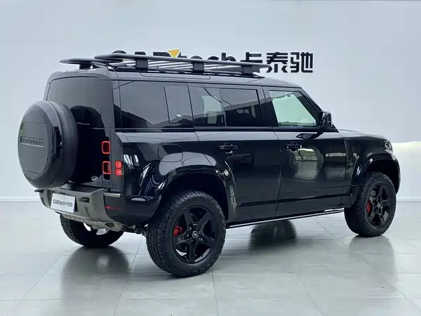 Land Rover Defender 2023