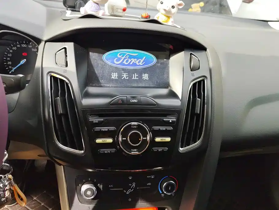 Ford Focus 2017 — фото 13