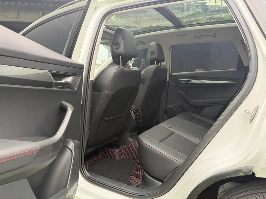 Skoda Karoq 2023 — фото 9