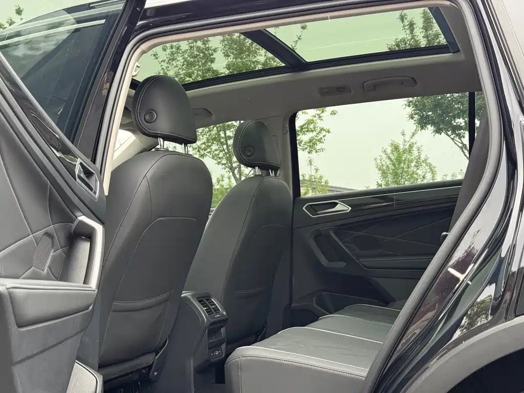 Volkswagen Tiguan L 2022 — фото 7