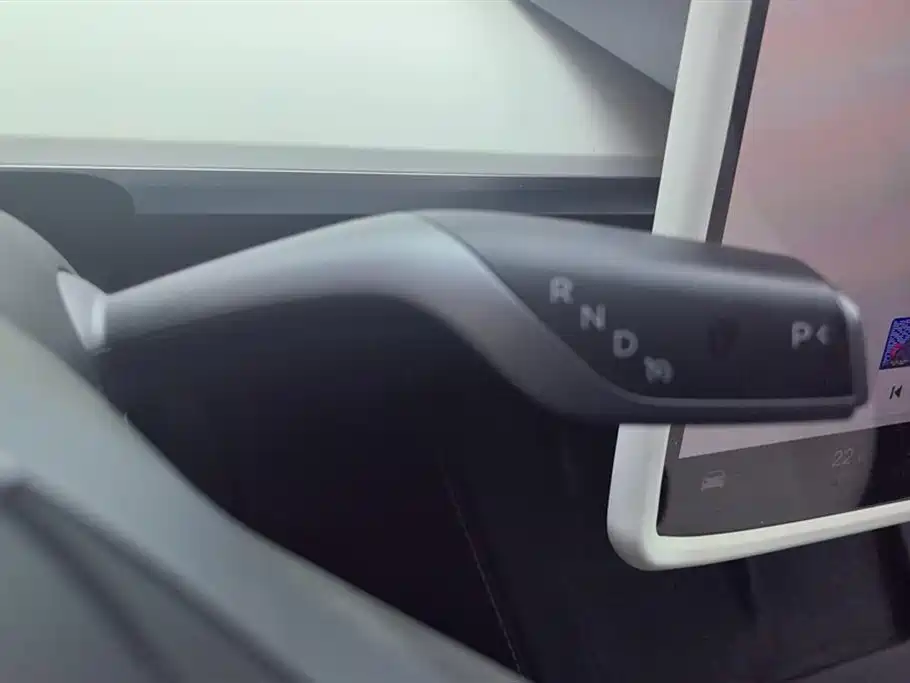Tesla Model Y 2023 — фото 16
