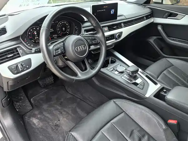 Audi A4L 2019