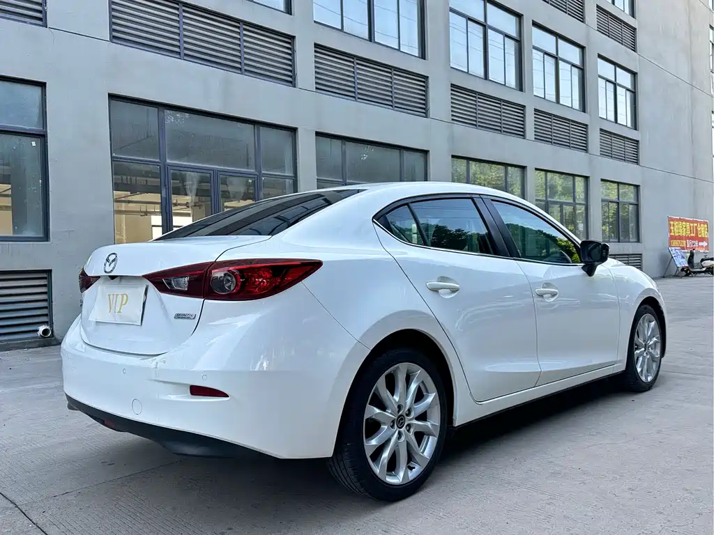 Mazda 3 Axela 2015 — фото 15