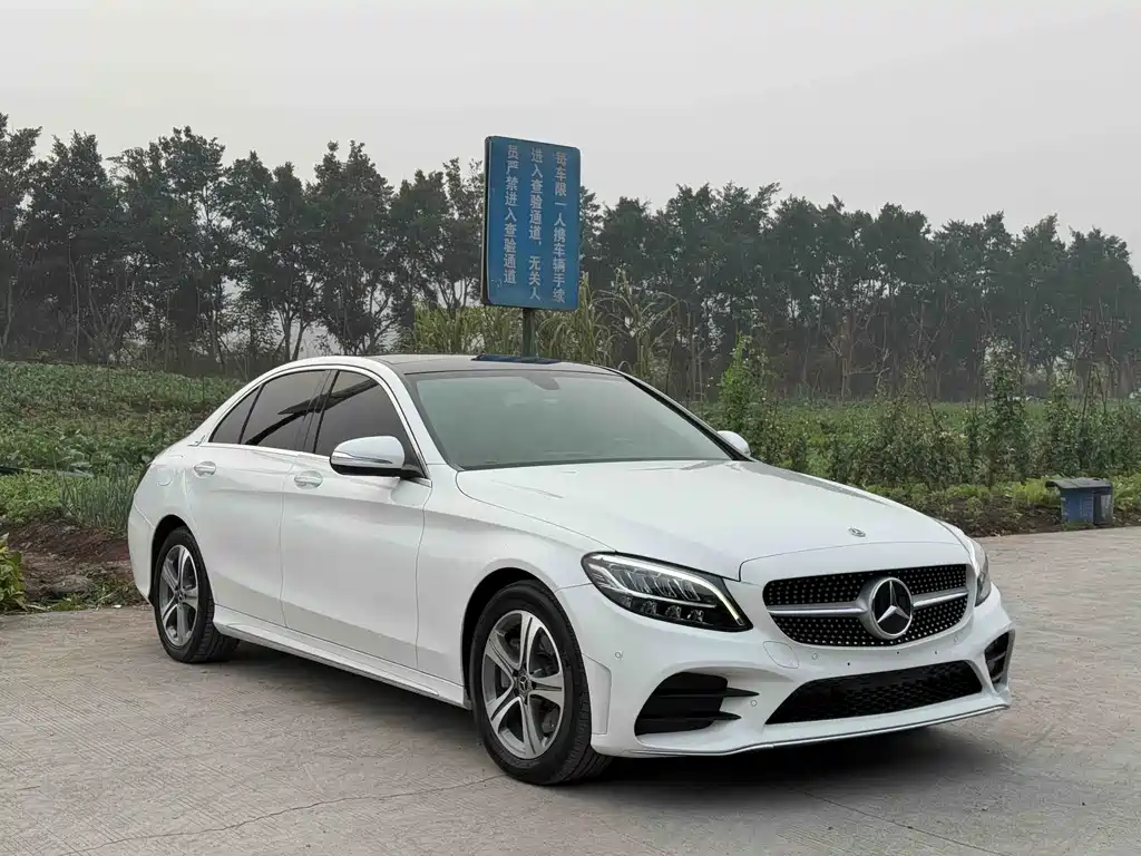 Mercedes-Benz C-Class 2019 — фото 16