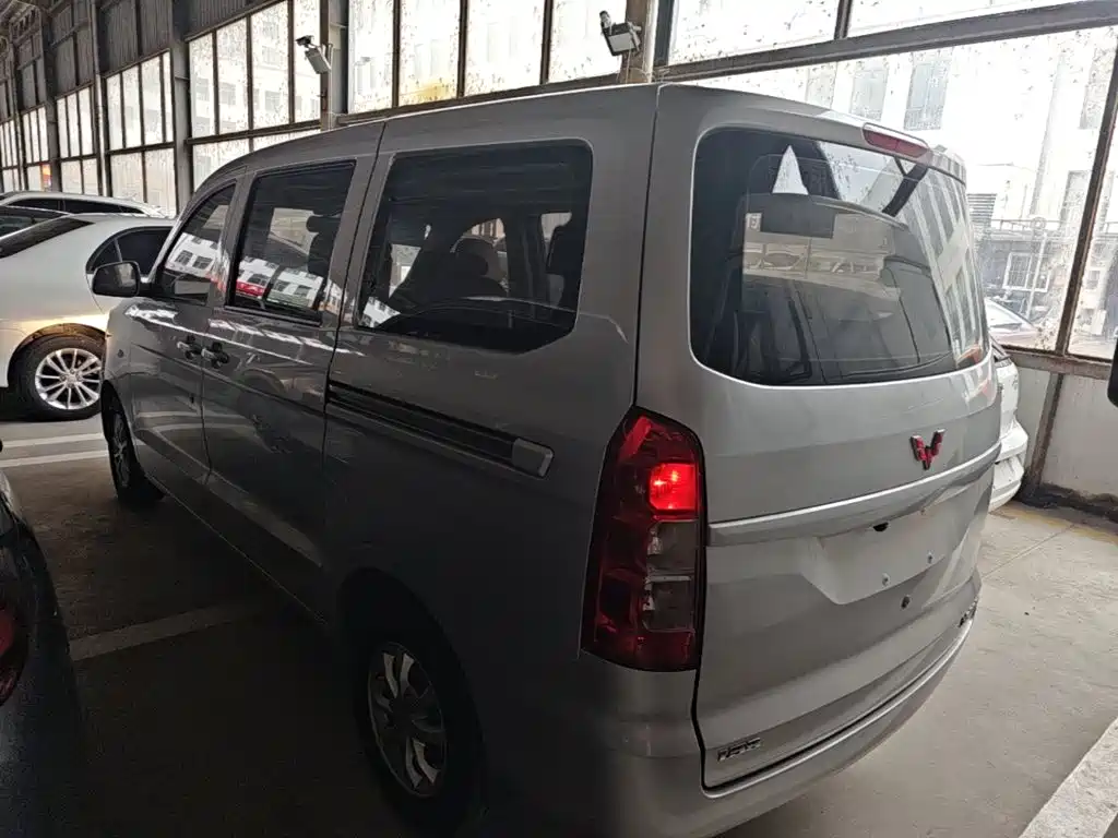 Wuling Hongguang V 2024