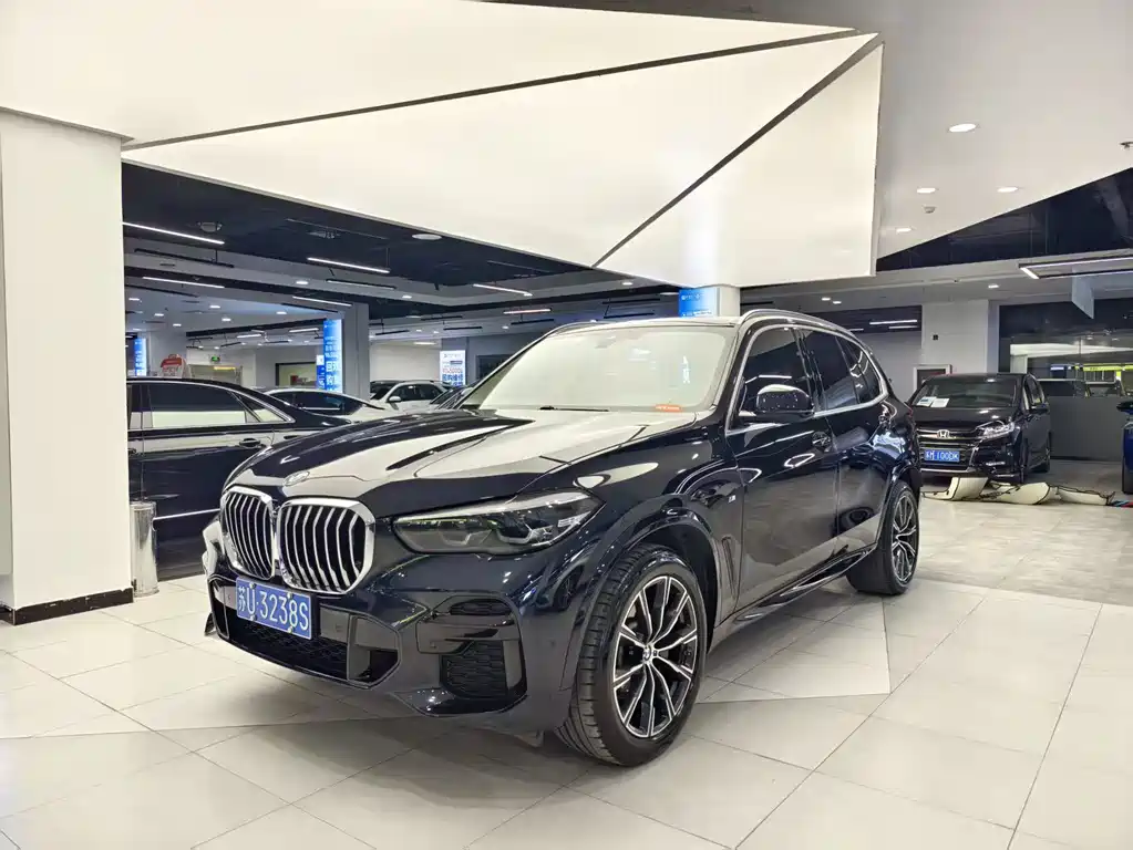 BMW X5 2022 — фото 1