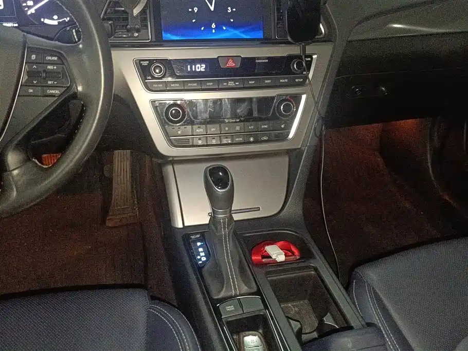 Hyundai Sonata 2016 — фото 16
