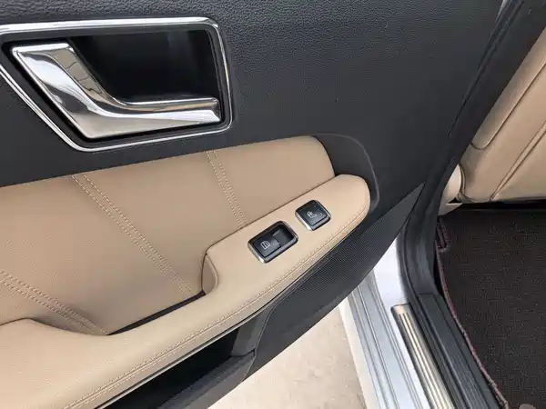 Mercedes-Benz E-Class 2011