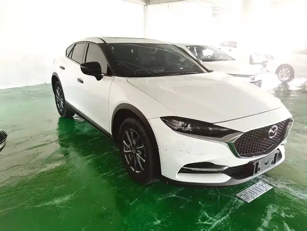 Mazda CX-4 2023 — фото 1