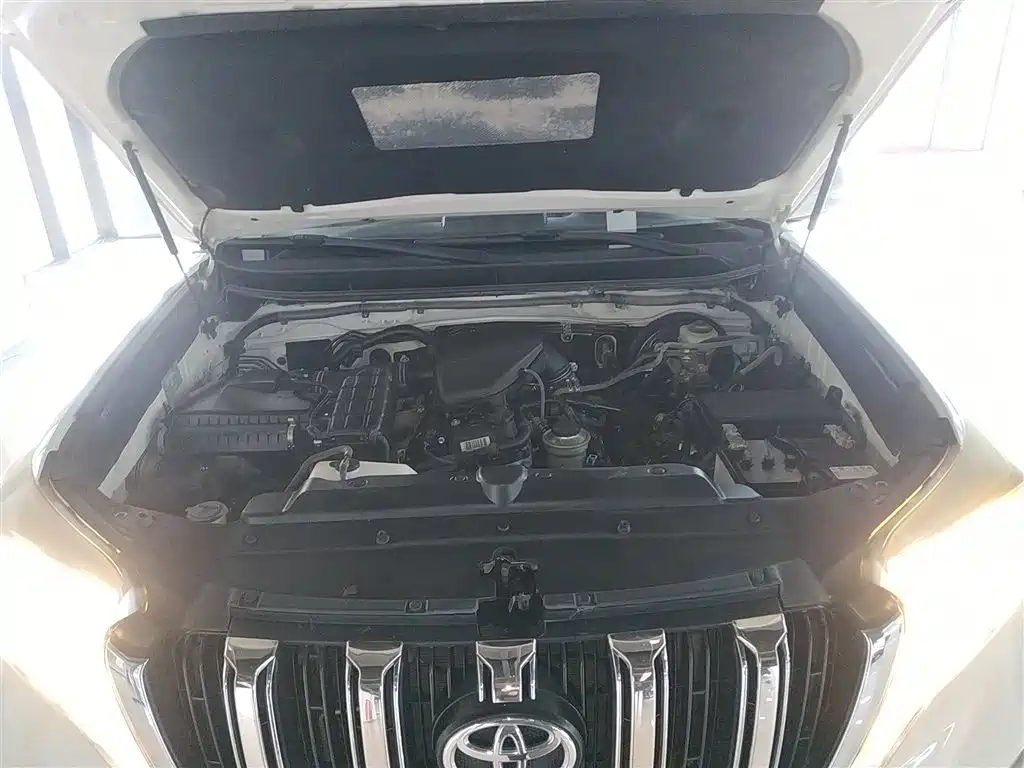Toyota Prado 2017 — фото 16
