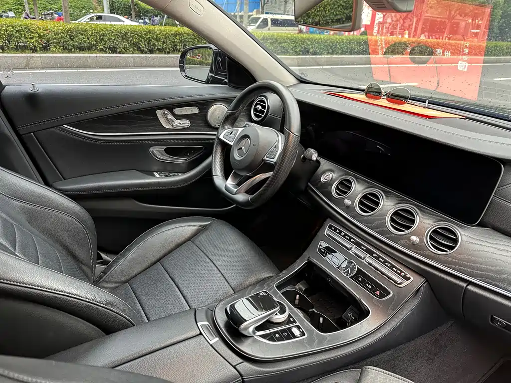 Mercedes-Benz E-Class 2018 — фото 14