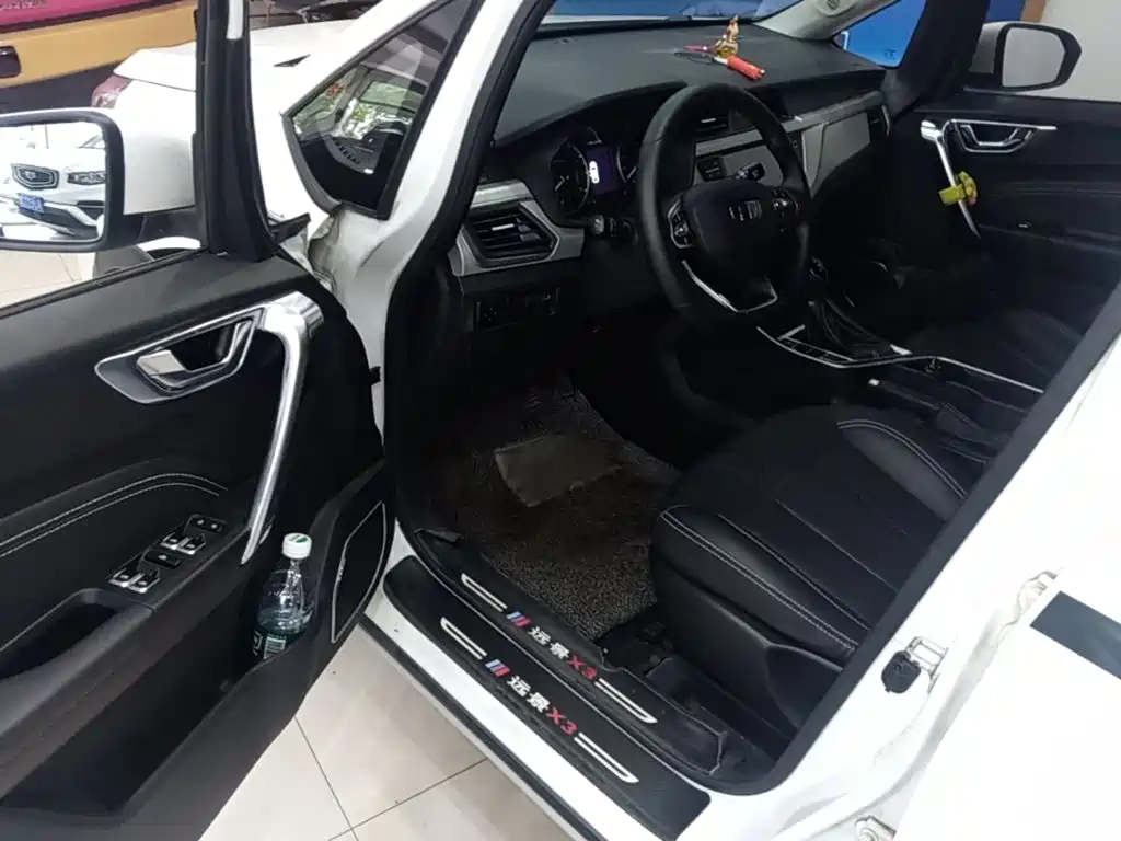 Geely Vision X3 2020 — фото 16