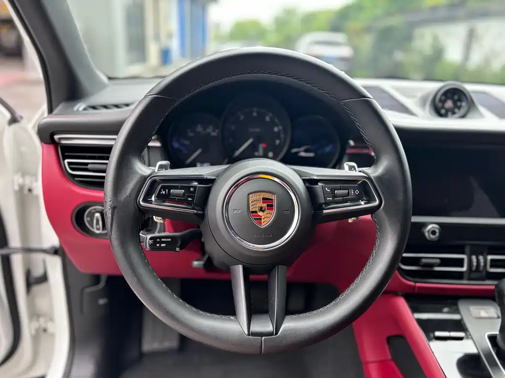 Porsche Macan 2022 — фото 18