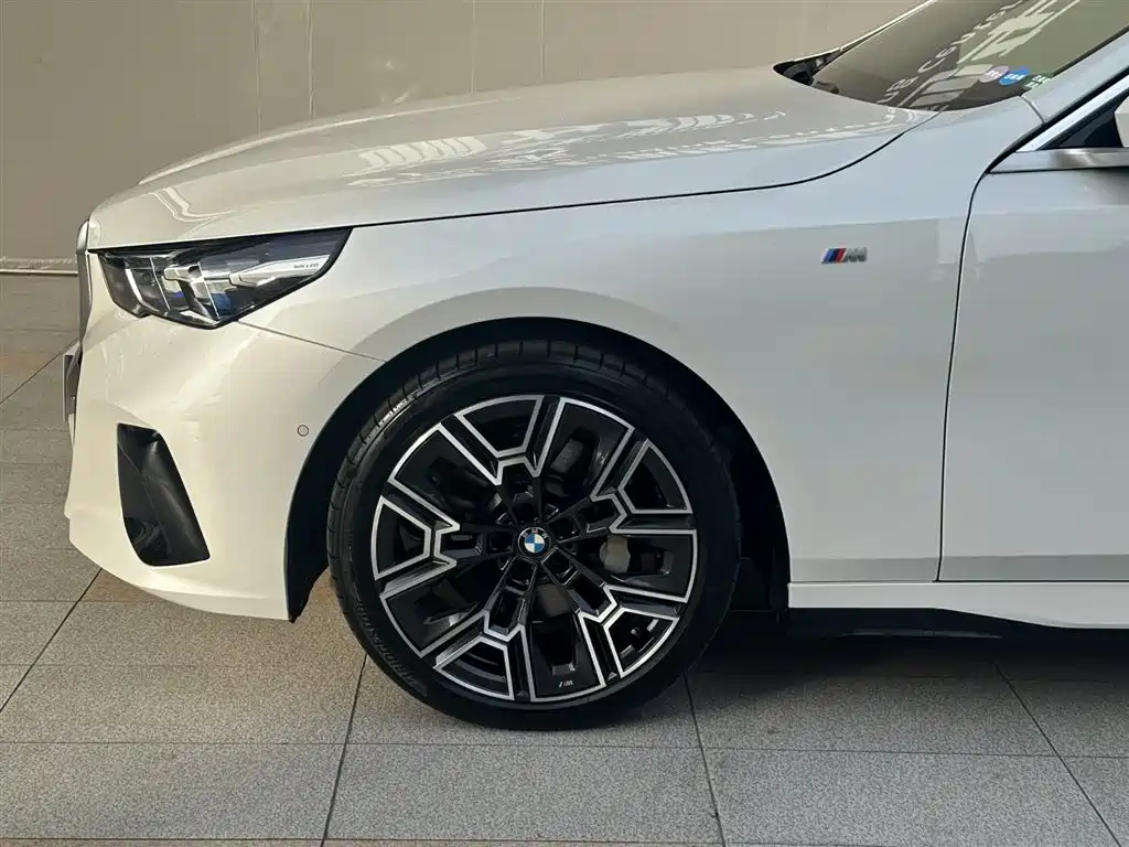 BMW 5 Series 2024