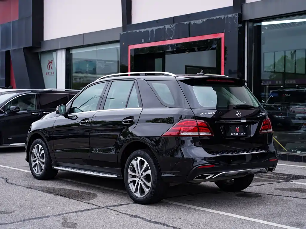 Mercedes-Benz GLE 2017 — фото 15