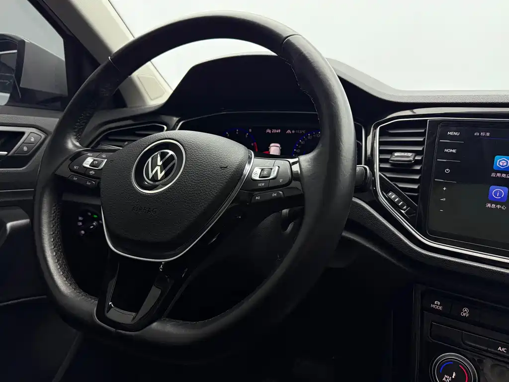 Volkswagen T-Roc 2021 — фото 10