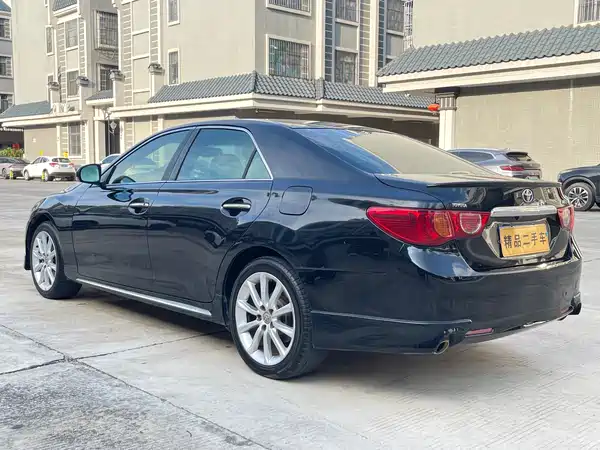Toyota Reiz 2012