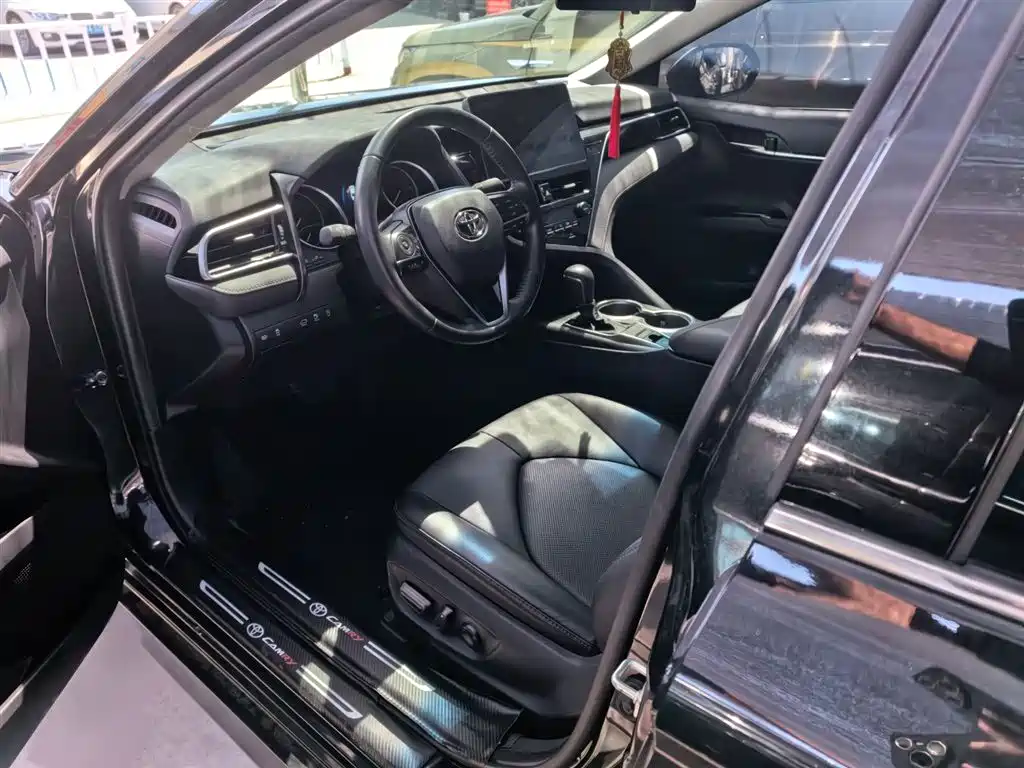 Toyota Camry 2022 — фото 20