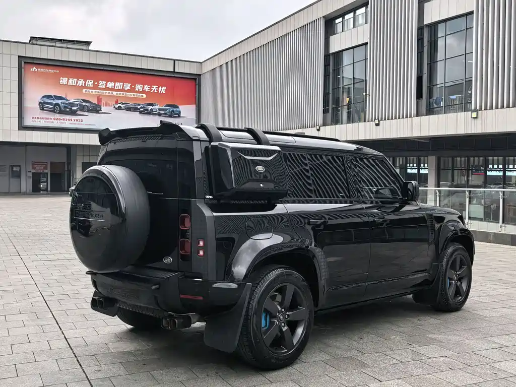 Land Rover Defender 2022 — фото 18