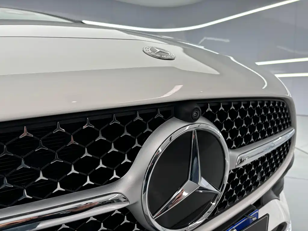 Mercedes-Benz C-Class 2025 — фото 15
