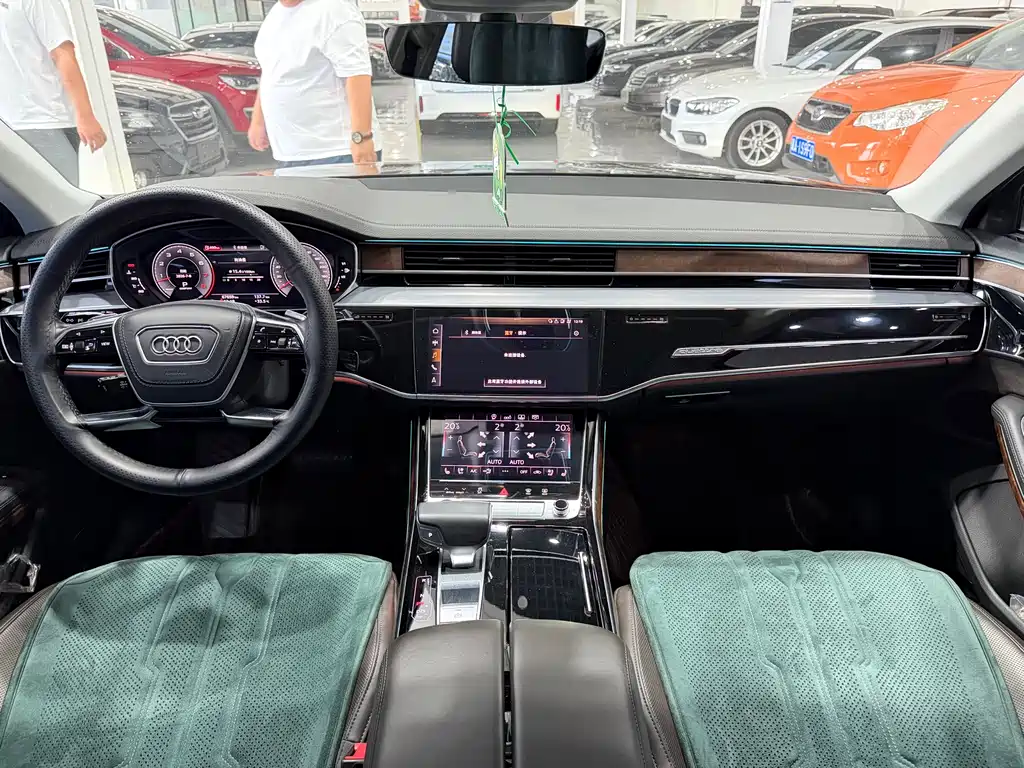 Audi A8 2019 — фото 17