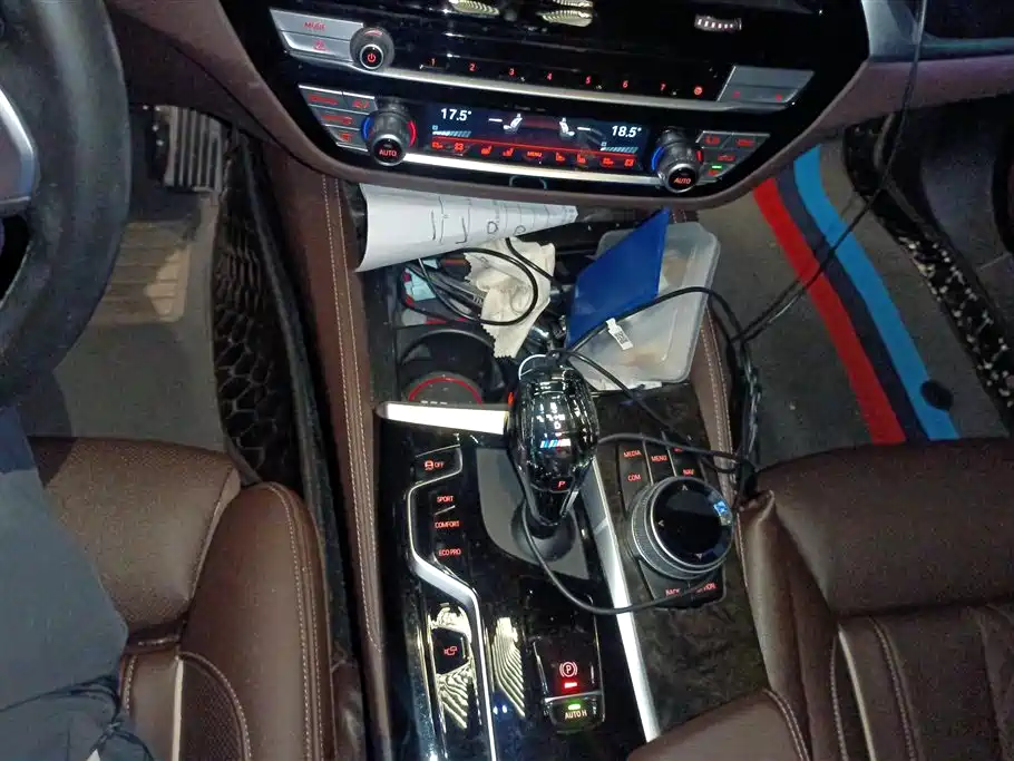 BMW 5 Series 2022 — фото 16