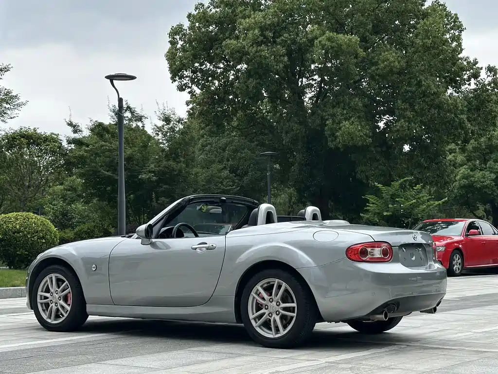 Mazda MX-5 2010