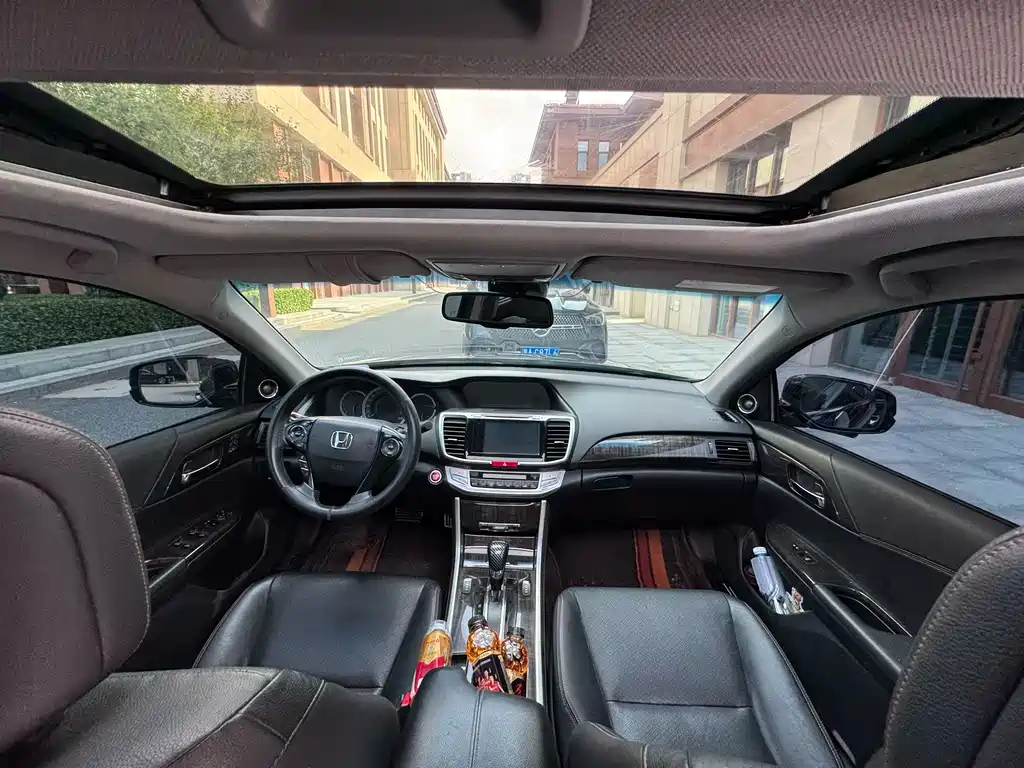 Honda Accord 2015 — фото 7