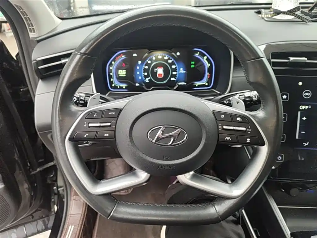 Hyundai Tucson 2023 — фото 11
