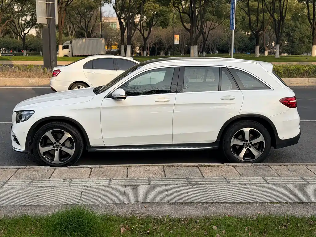 Mercedes-Benz GLC 2018 — фото 2