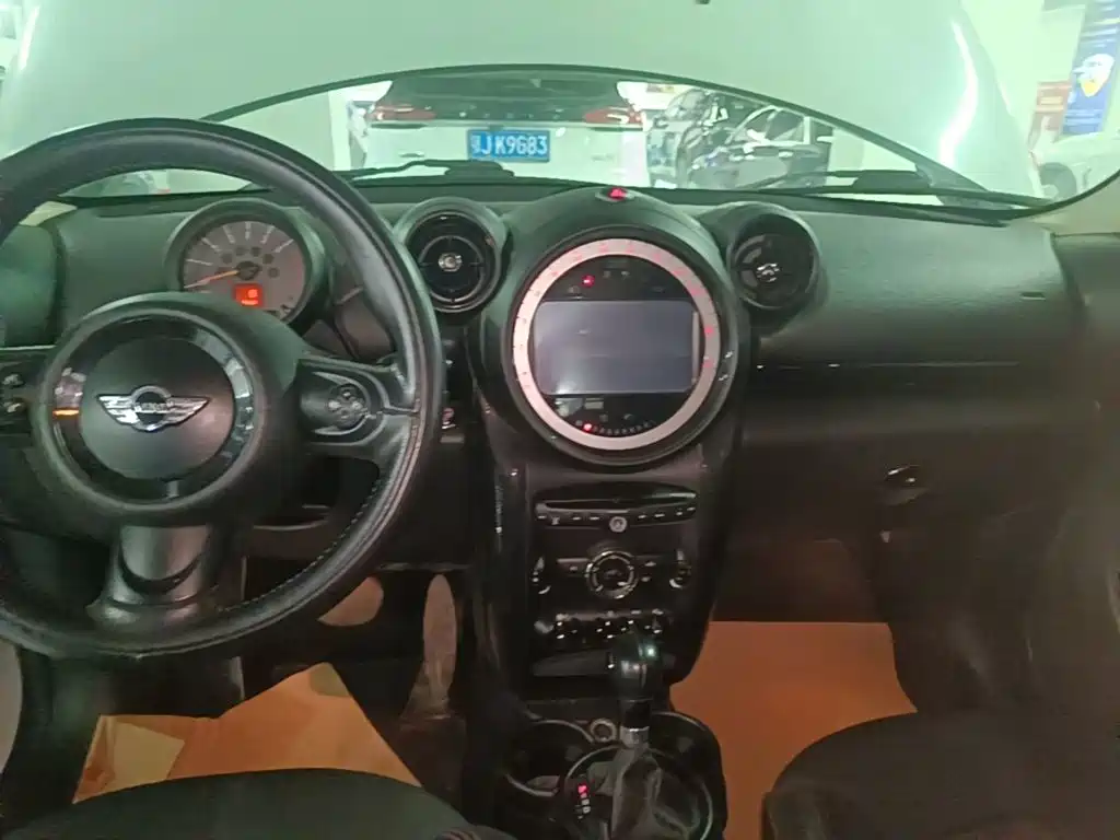MINI Countryman 2015 — фото 13