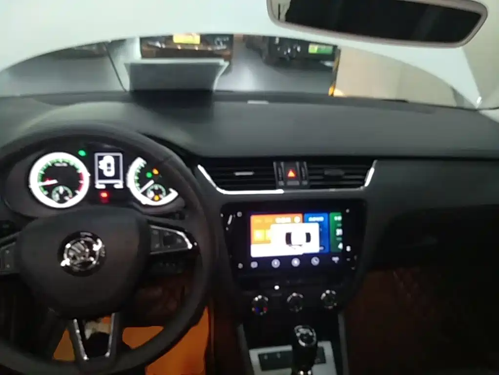 Skoda Octavia 2020 — фото 10