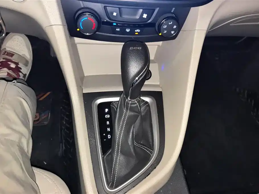 Buick Excelle 2018 — фото 16