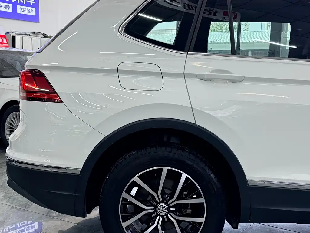 Volkswagen Tiguan L 2019 — фото 3