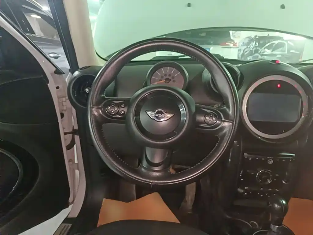 MINI Countryman 2015 — фото 11