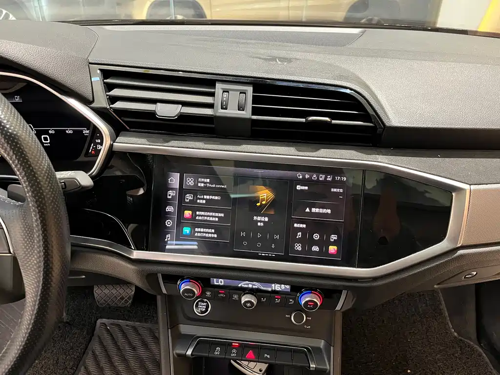 Audi Q3 Sportback 2022 — фото 15