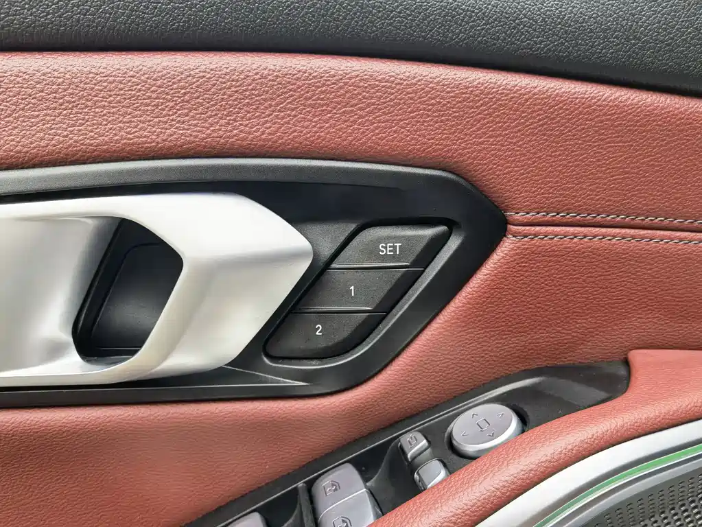 BMW 3 Series 2024 — фото 14