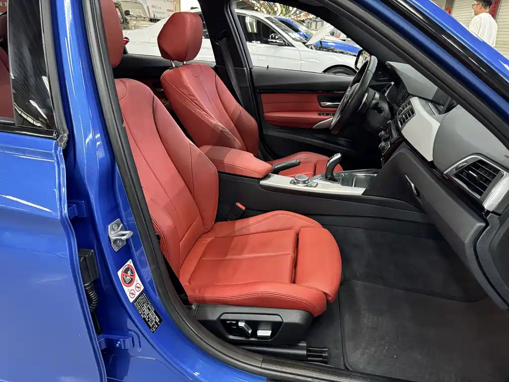 BMW 3 Series 2017 — фото 12