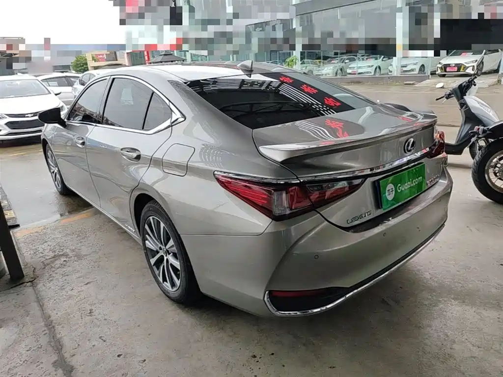 Lexus ES 2020 — фото 5