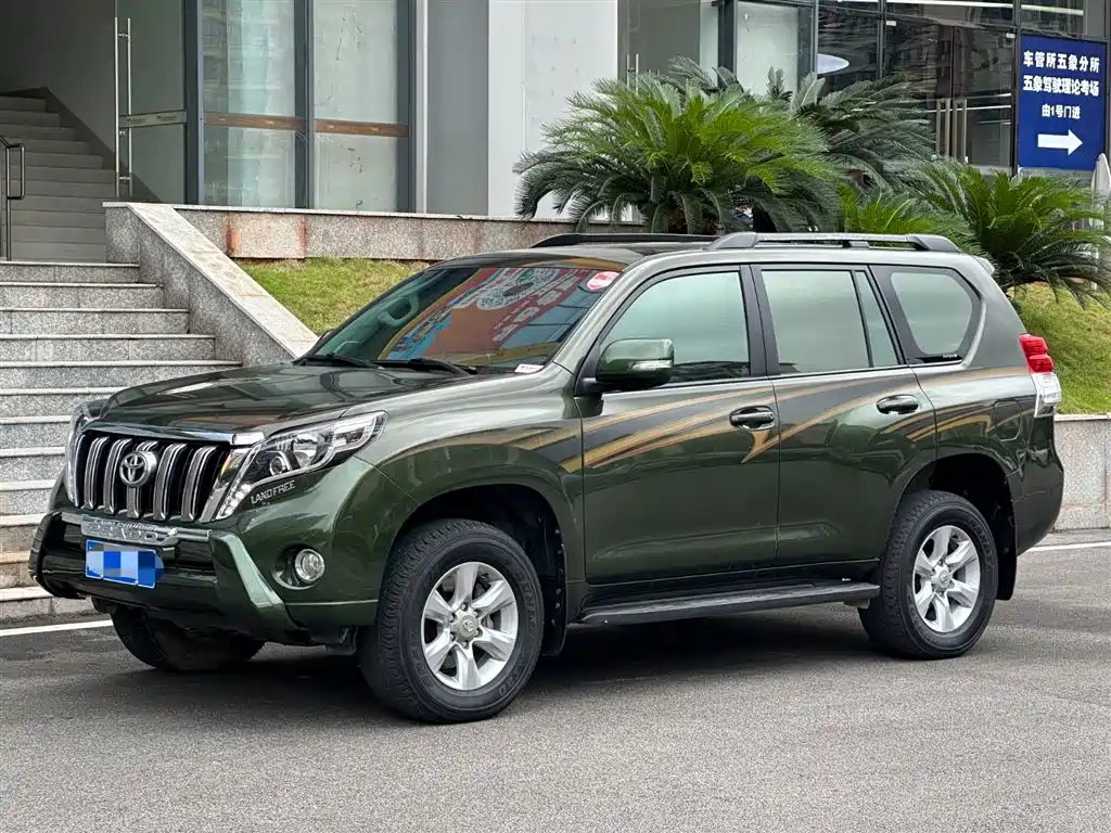 Toyota Prado 2013 — фото 1