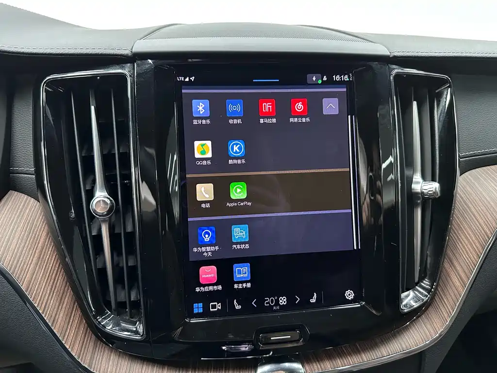 Volvo XC60 2023 — фото 13
