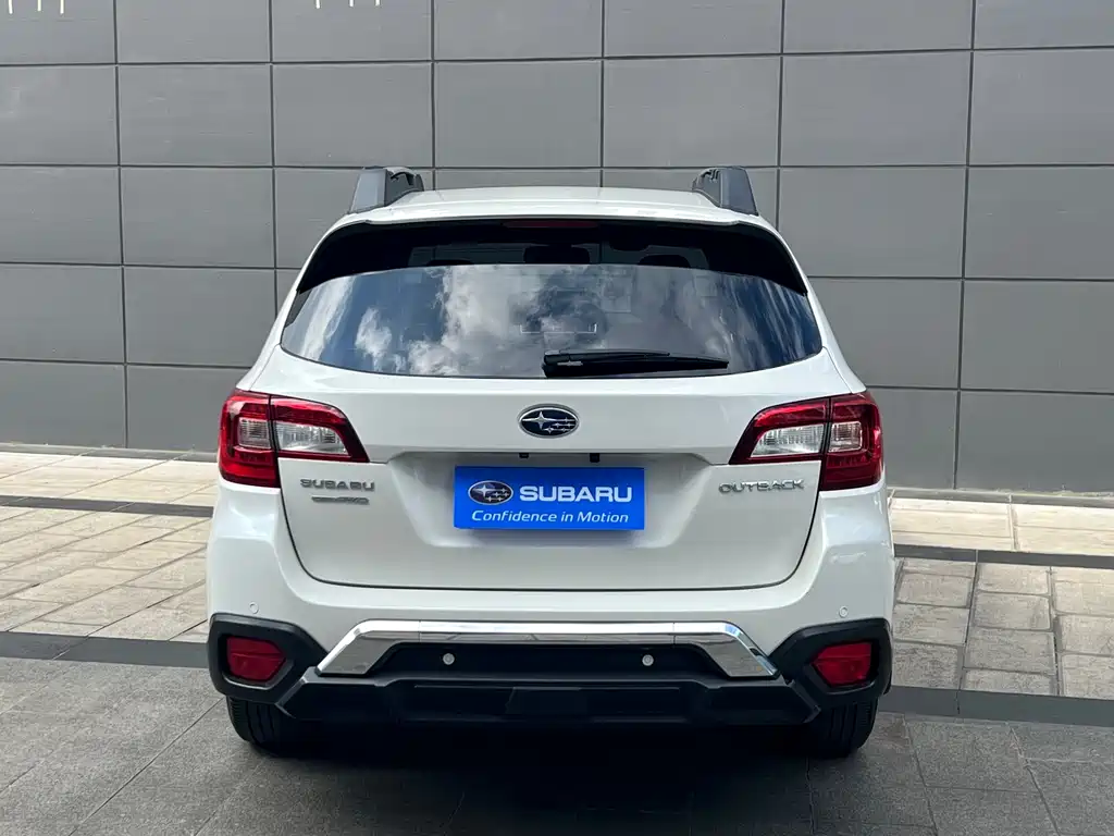 Subaru Outback 2017 — фото 9
