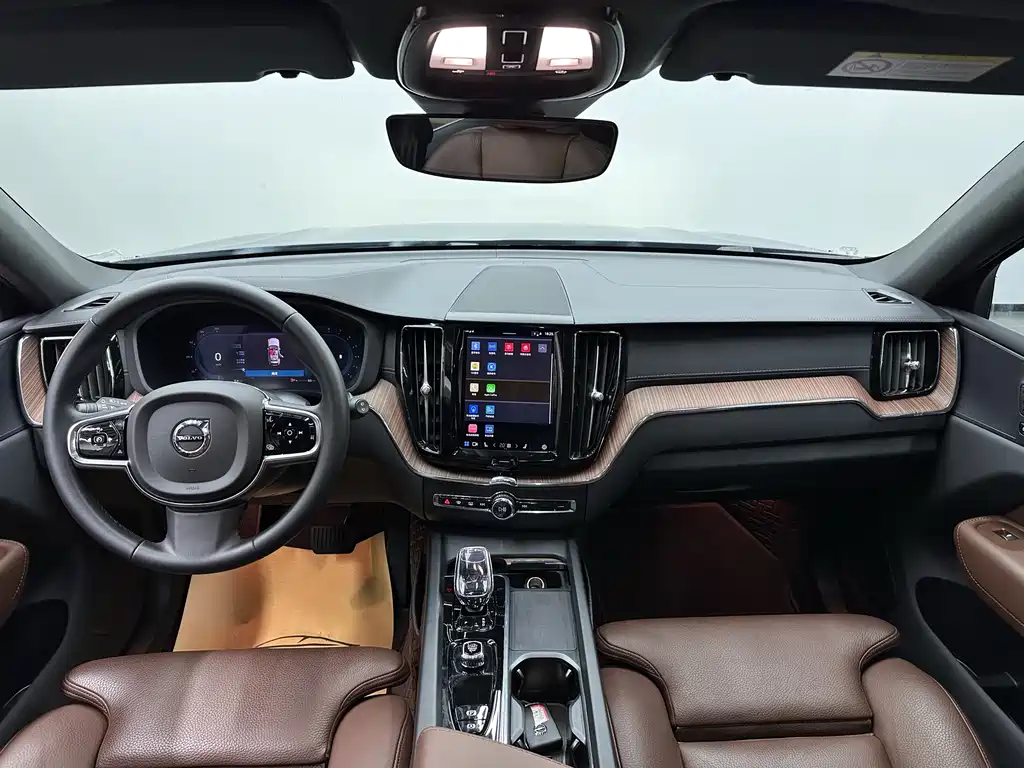 Volvo XC60 2023 — фото 17