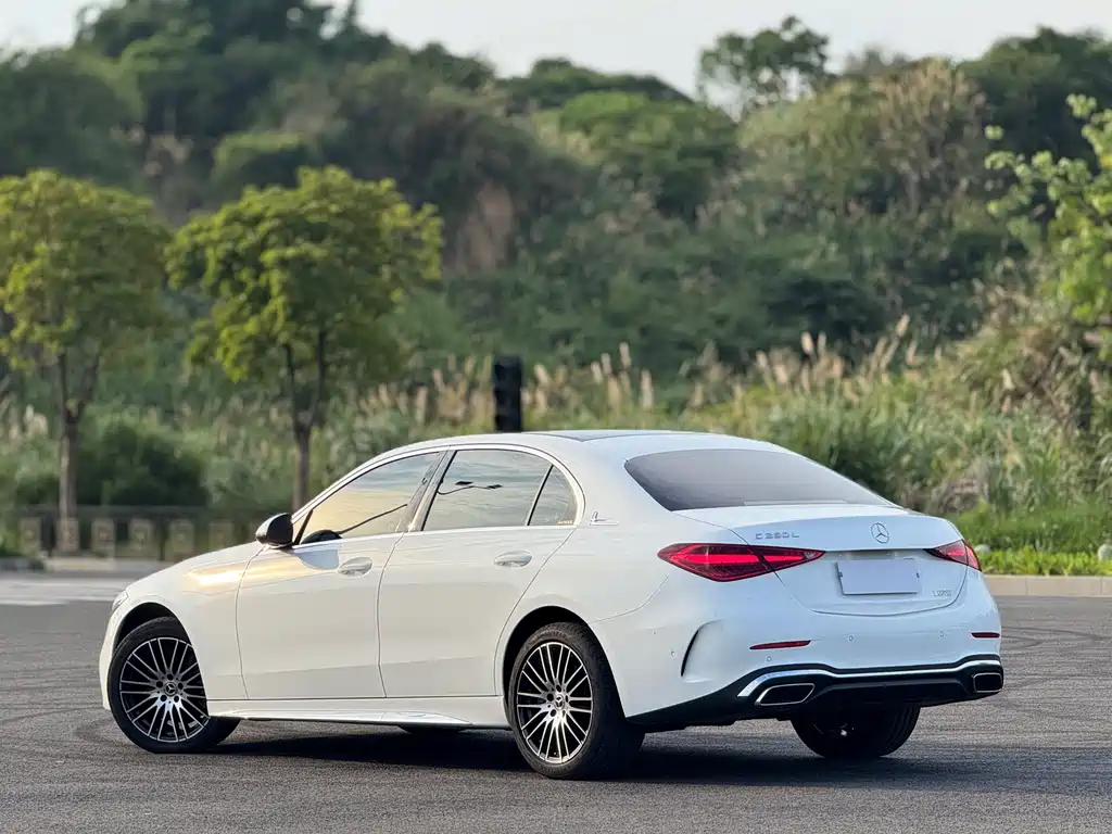 Mercedes-Benz C-Class 2025 — фото 17