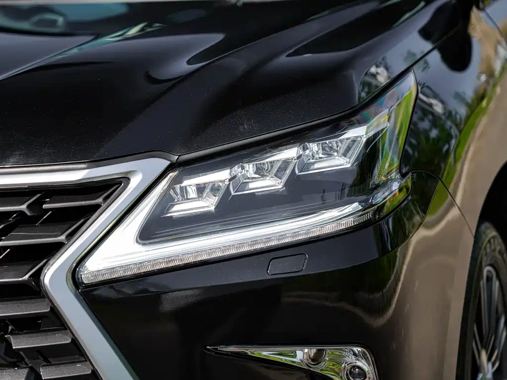Lexus LX 2022 — фото 29