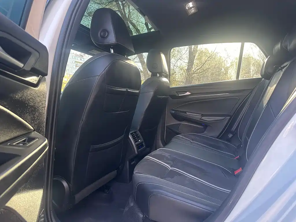 Volkswagen Golf 2023