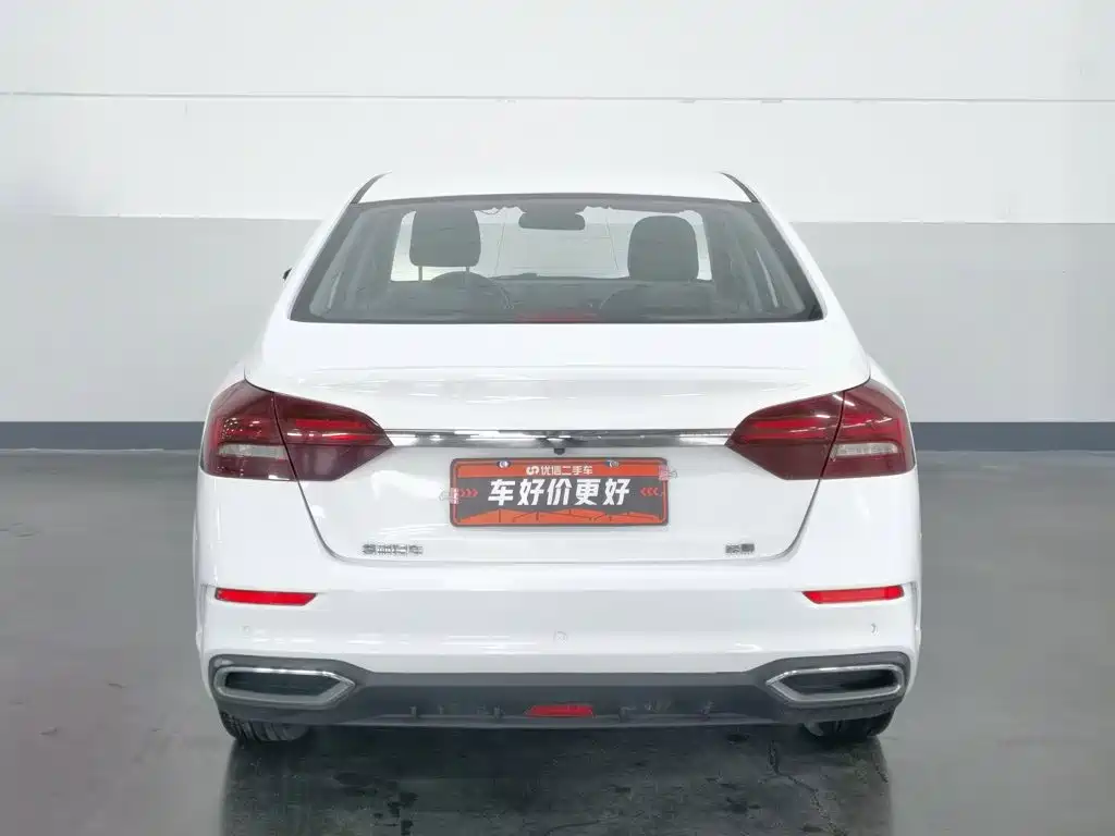 Geely Emgrand 2021